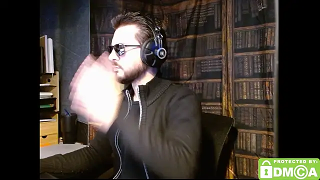 Snapshot of justshutupandwatch chatting on November 25, 2025, 6:24 am justshutupandwatch online show from November 25, 2025, 6:24 am