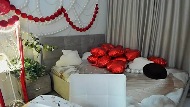 Snapshot of AirySilhouette chatting on February 22, 2026, 4:05 pm AirySilhouette online show from February 22, 2026, 4:05 pm