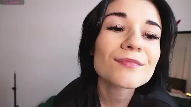 LucyKitty  online show from December 21, 2025, 1:07 pm