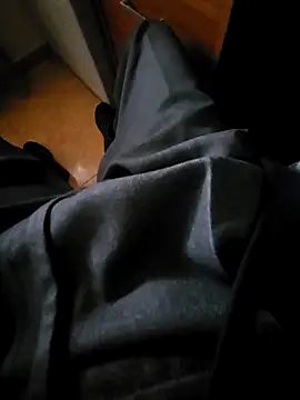 Snapshot of Raika25 chatting on November 28, 2025, 1:36 pm Raika25 online show from November 28, 2025, 1:36 pm