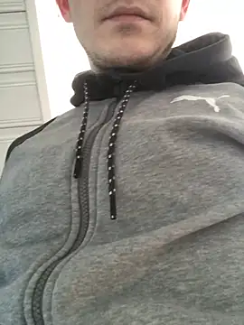 Spielzeugtwink online show from February 15, 2026, 2:03 pm