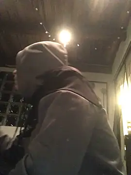 Spielzeugtwink online show from March 16, 2026, 10:58 pm