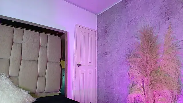 PauletteSanderss online show from February 9, 2026, 7:29 pm