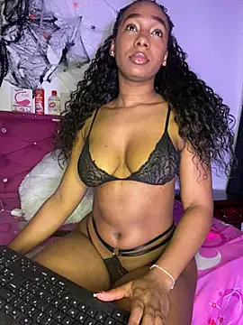 Snapshot of Annaa_Hott chatting on November 21, 2025, 6:23 am Annaa Hott online show from November 21, 2025, 6:23 am