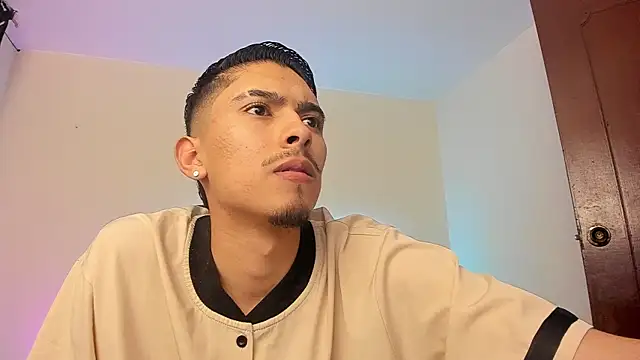 Snapshot of stanandrose_ chatting on June 25, 2026, 3:17 am stanandrose online show from June 25, 2026, 3:17 am