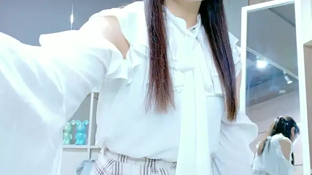 Nami-jpn online show from December 2, 2025, 12:21 pm