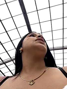 Layla-daring online show from April 6, 2026, 5:25 pm