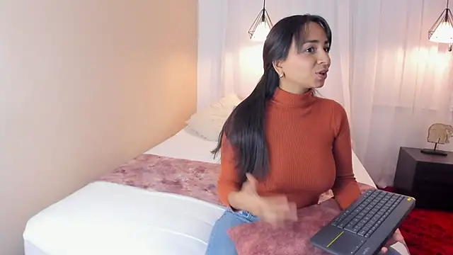 Snapshot of MiaRosy_ValentinoRussel chatting on November 27, 2025, 7:49 pm MiaRosy ValentinoRussel online show from November 27, 2025, 7:49 pm