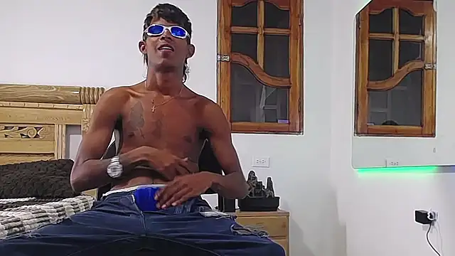 Snapshot of black_boy22_ chatting on December 1, 2025, 2:49 am black boy22 online show from December 1, 2025, 2:49 am