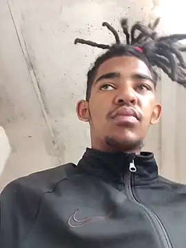 Eezxxx online show from December 23, 2025, 10:46 am