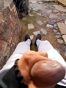 Eezxxx online show from February 17, 2026, 4:53 am