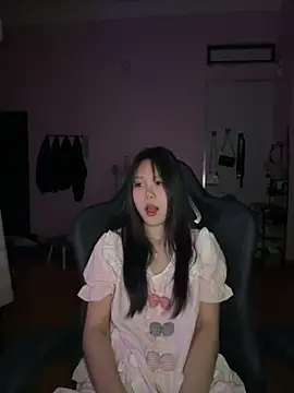 Kiee-lee online show from May 18, 2026, 6:36 pm
