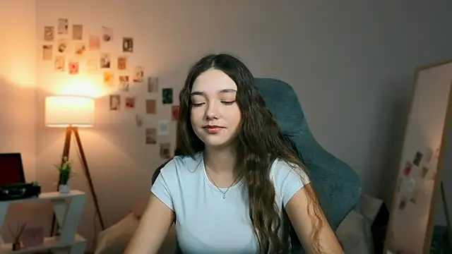 Vexorine online show from April 5, 2026, 4:59 pm