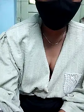 Miss tinaaa online show from November 26, 2025, 10:38 am