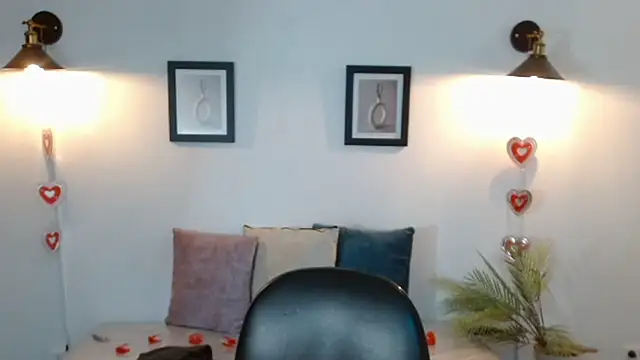 Snapshot of Juliana__lx chatting on February 28, 2026, 2:18 pm Juliana lx online show from February 28, 2026, 2:18 pm