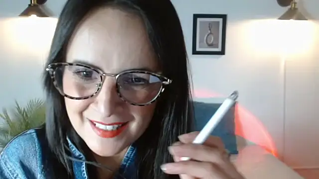 Juliana  lx online show from March 24, 2026, 2:00 pm