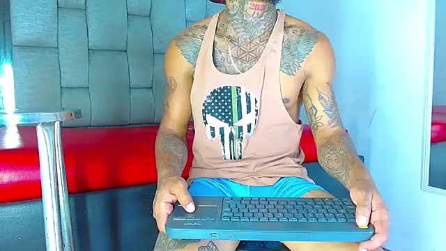 Snapshot of Hot_Latino_x chatting on March 18, 2026, 7:17 pm Hot Latino x online show from March 18, 2026, 7:17 pm