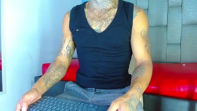Snapshot of Hot_Latino_x chatting on March 26, 2026, 12:44 pm Hot Latino x online show from March 26, 2026, 12:44 pm