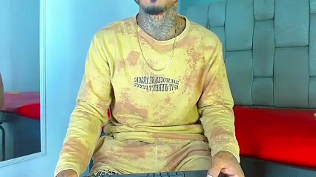 Snapshot of Hot_Latino_x chatting on March 27, 2026, 12:38 pm Hot Latino x online show from March 27, 2026, 12:38 pm