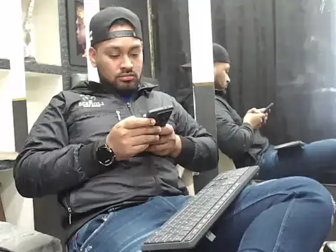 Snapshot of Liam_hairy chatting on December 4, 2025, 3:16 am Liam hairy online show from December 4, 2025, 3:16 am