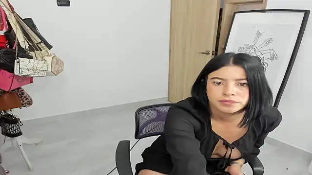 BlueMC01 online show from December 18, 2025, 4:57 pm