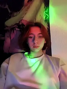 Luna Brush online show from November 20, 2025, 7:24 pm