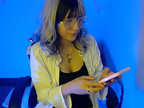 Snapshot of venus_222 chatting on December 2, 2025, 4:07 am venus 222 online show from December 2, 2025, 4:07 am