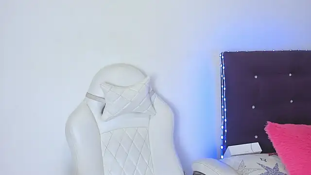 Snapshot of veronicaa_squirt chatting on May 23, 2026, 3:23 am veronicaa squirt online show from May 23, 2026, 3:23 am