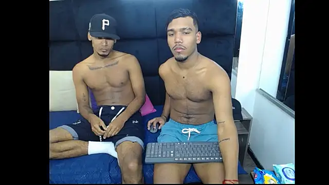 Snapshot of Straight_latinX chatting on November 22, 2025, 3:05 am Straight latinX online show from November 22, 2025, 3:05 am