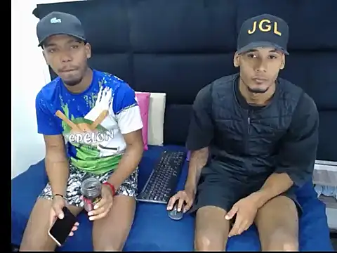 Snapshot of Straight_latinX chatting on November 27, 2025, 3:41 am Straight latinX online show from November 27, 2025, 3:41 am