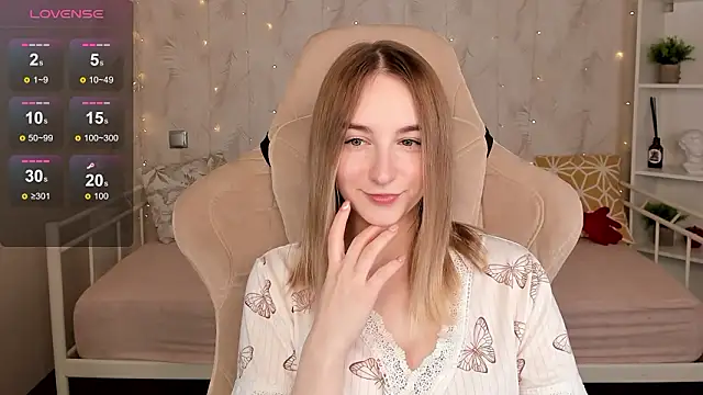 Snapshot of Shy_Polly chatting on February 3, 2026, 2:53 am Shy Polly online show from February 3, 2026, 2:53 am