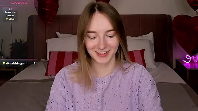 Snapshot of Shy_Polly chatting on February 21, 2026, 12:11 am Shy Polly online show from February 21, 2026, 12:11 am