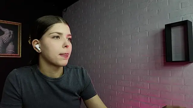 Snapshot of Sierra_Maddison chatting on December 4, 2025, 6:12 am Sierra Maddison online show from December 4, 2025, 6:12 am