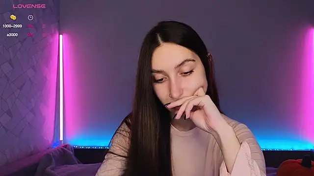 Snapshot of KikkyMi chatting on November 22, 2025, 8:19 pm KikkyMi online show from November 22, 2025, 8:19 pm