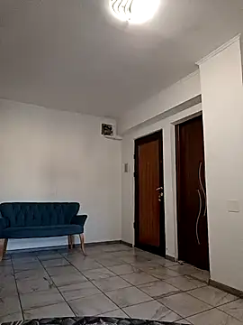 stropinela23 online show from December 4, 2025, 6:55 am