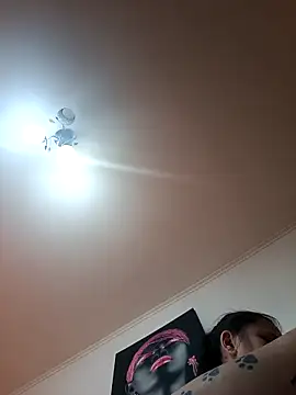 stropinela23 online show from February 11, 2026, 2:11 pm