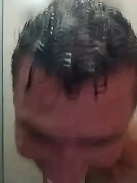 Snapshot of RobertoLuiz84 chatting on May 17, 2026, 11:12 pm RobertoLuiz84 online show from May 17, 2026, 11:12 pm
