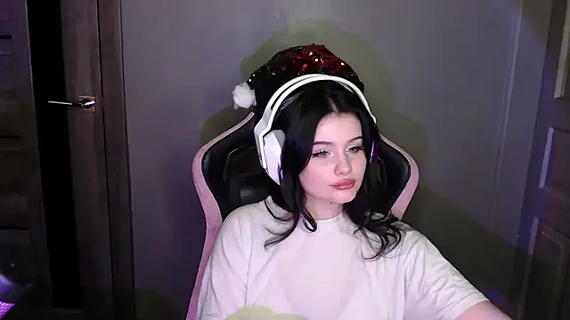 Moon raven online show from January 8, 2026, 12:24 am