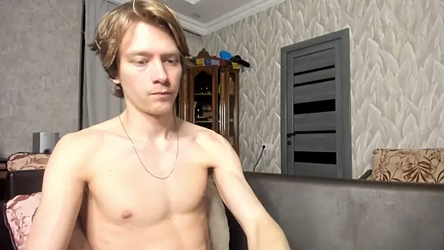 milkiwvy online show from April 12, 2026, 9:20 pm