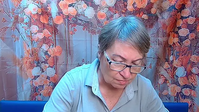 Snapshot of OlgaLuck chatting on December 1, 2025, 6:07 am OlgaLuck online show from December 1, 2025, 6:07 am