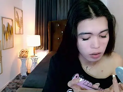 Snapshot of hollyyumiloove chatting on March 11, 2026, 10:54 am hollyyumiloove online show from March 11, 2026, 10:54 am
