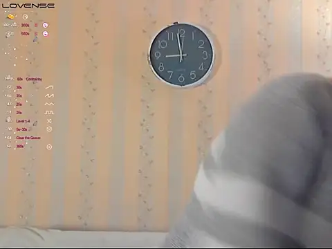 LustfulSarah online show from September 26, 2025, 6:01 pm