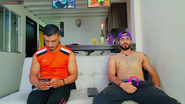 heteros curious online show from December 16, 2025, 11:43 pm