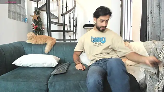 heteros curious online show from December 21, 2025, 9:33 pm