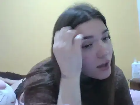 Snapshot of frutillitaaok_ chatting on July 9, 2026, 3:43 am frutillitaaok online show from July 9, 2026, 3:43 am