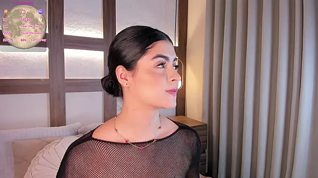 SarhaVega online show from December 14, 2025, 1:49 pm