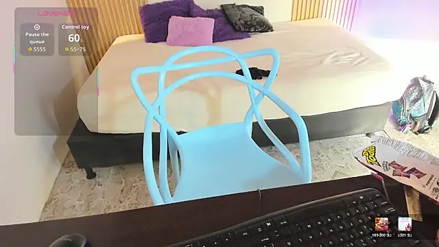 Snapshot of Izelevans chatting on February 5, 2026, 12:32 pm Izelevans online show from February 5, 2026, 12:32 pm