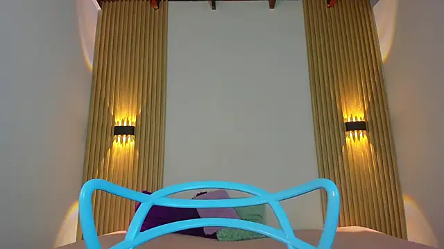 Snapshot of Izelevans chatting on February 10, 2026, 11:47 am Izelevans online show from February 10, 2026, 11:47 am