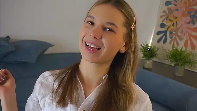 AmparoCilek online show from February 13, 2026, 6:26 pm