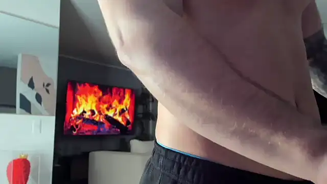 Valenthino Salvatore online show from April 4, 2026, 5:06 am